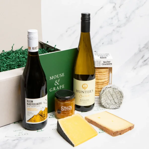 new world white wine and cheese hamper